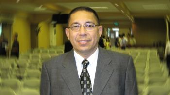 Pdt Gerry Yahya di Graha Amal Kasih, GBI Danau Bogor Raya, pada 1 Agustus 2010