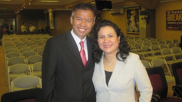 Pdm Jaliaman Sinaga, MDiv dan istri, Pdm Marilynda Sumbayak di Graha Amal Kasih, GBI Danau Bogor Raya, pada 7 November 2010
