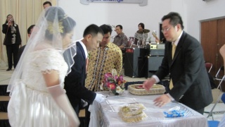 Berkas:20101009-1030 Pernikahan 03.jpg