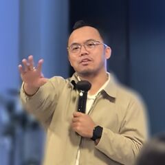 Berkas:Daniel Chavin-20260419-1x1.jpg