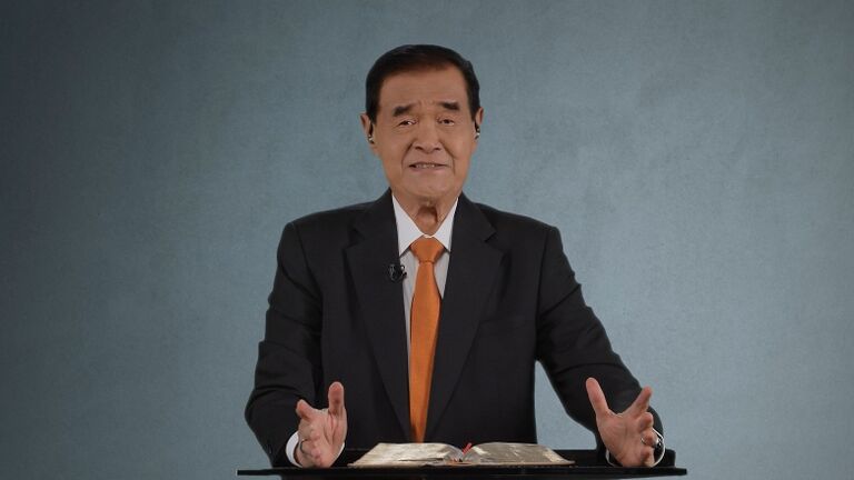 Pdt Dr Ir Niko Njotorahardjo dalam Ibadah Raya, Kamis, 01 Januari 2026, di GBI Danau Bogor Raya.