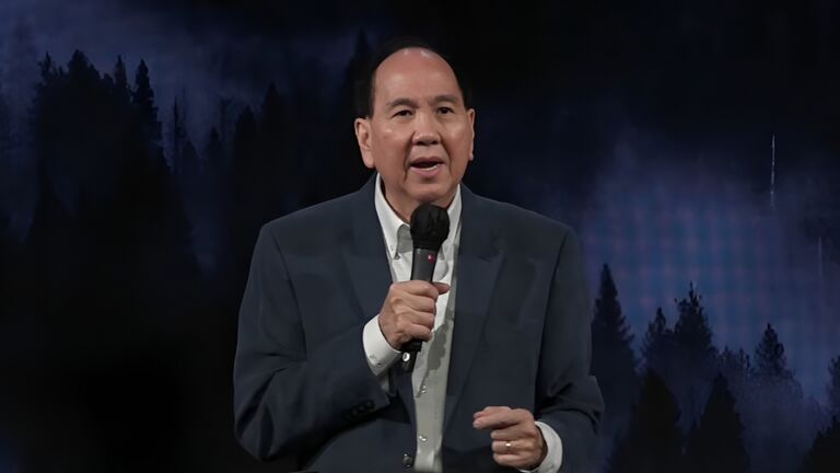 Pdt Sutadi Rusli dalam Ibadah Raya, Minggu, 10 Mei 2026, di GBI Danau Bogor Raya.