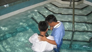 Berkas:20100822-1115 Baptisan 04.jpg